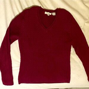 Women’s cable knit V neck sweater